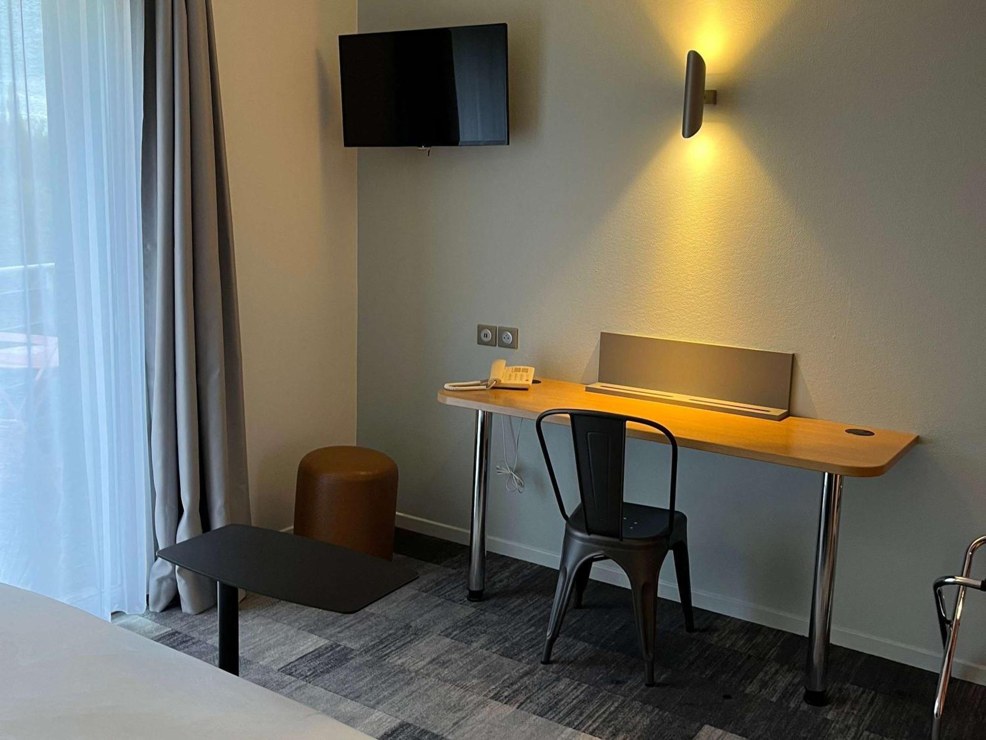 Hotel Ibis Styles Bourbon Lancy Exterior foto