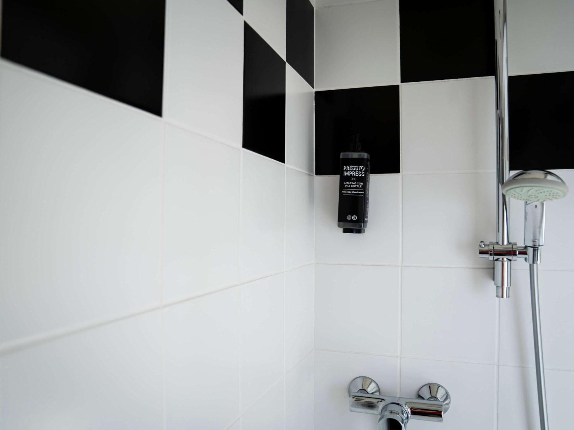 Hotel Ibis Styles Bourbon Lancy Exterior foto