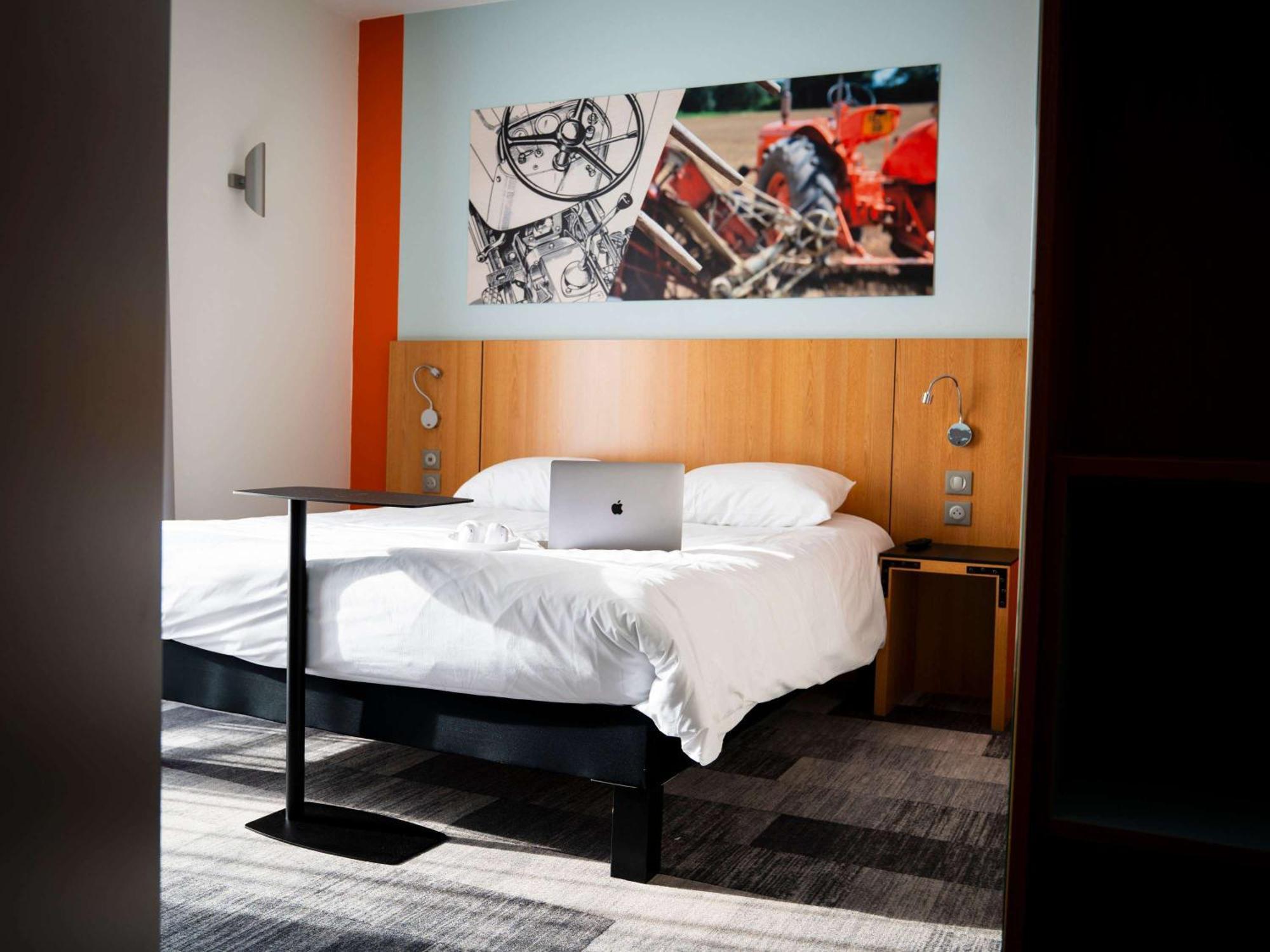 Hotel Ibis Styles Bourbon Lancy Exterior foto