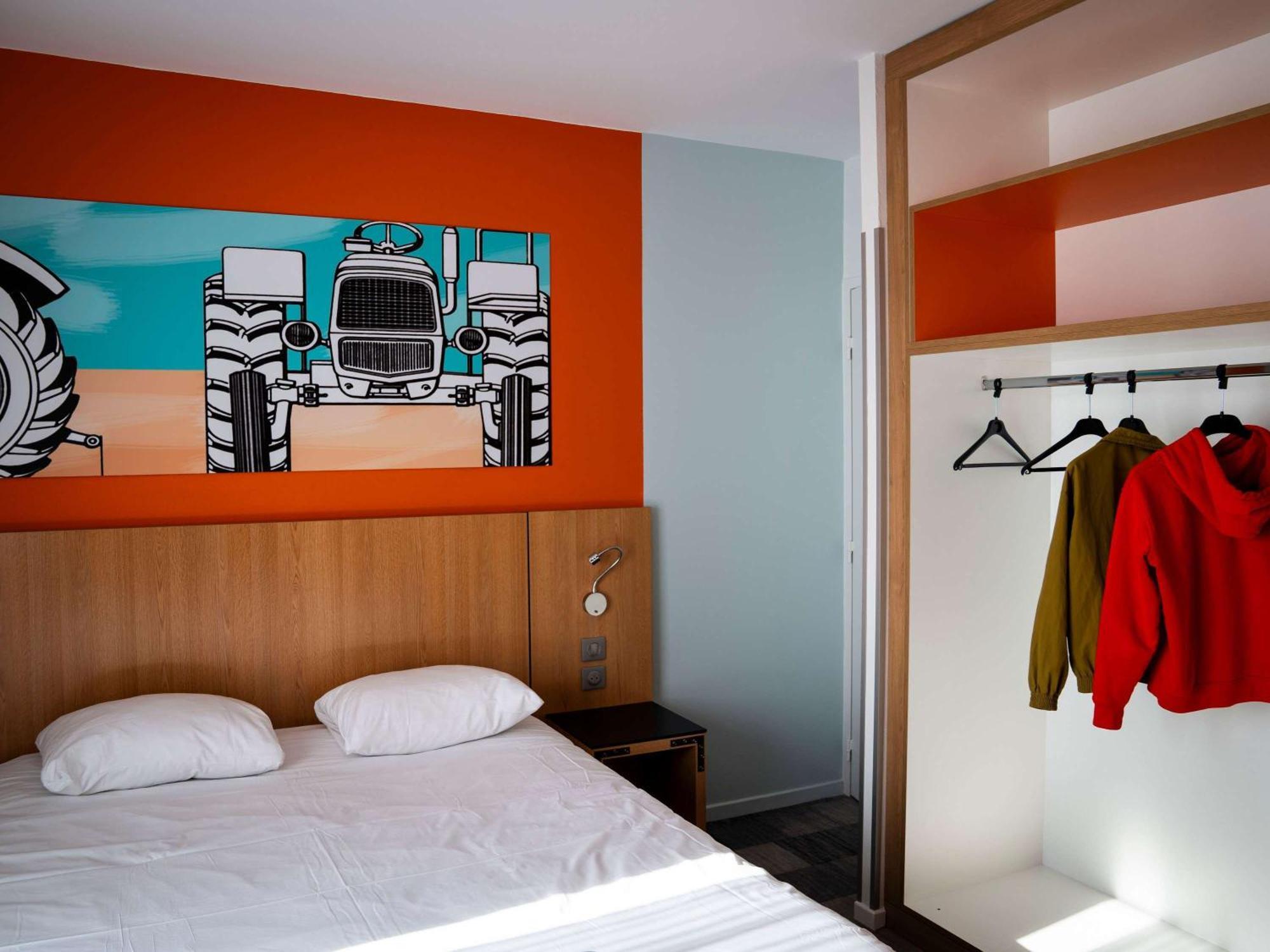 Hotel Ibis Styles Bourbon Lancy Exterior foto