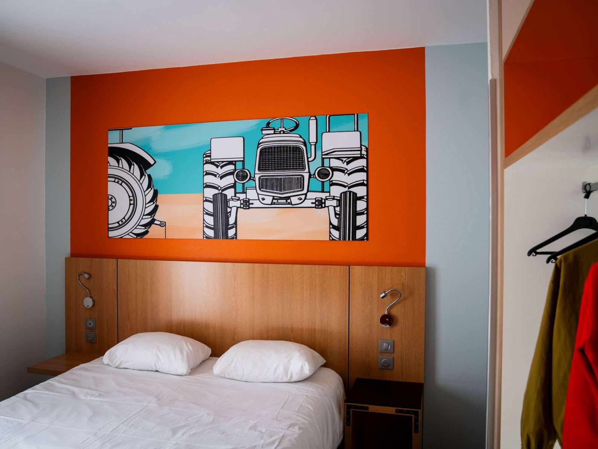 Hotel Ibis Styles Bourbon Lancy Exterior foto